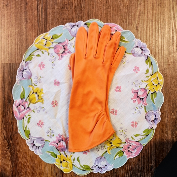 🍊Vintage 60s Orange Nylon Gloves🧡 - Picture 4 of 5
